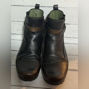 Artisan Leather Ankle Boots Women’s Size 7.5M Black Brown Strap Comfort